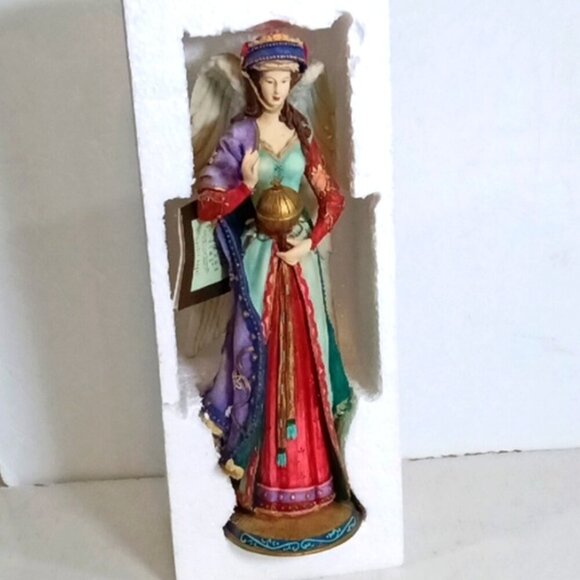 Ganz E5705 Angels Through Time "Gothic Angel" 12 Inches‎ High New in Box - Picture 2 of 12